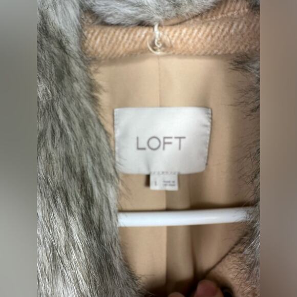 LOFT Women’s Camel Wool Blend Faux Fur Collar Long Pea Coat Size Large EUC - Picture 5 of 7